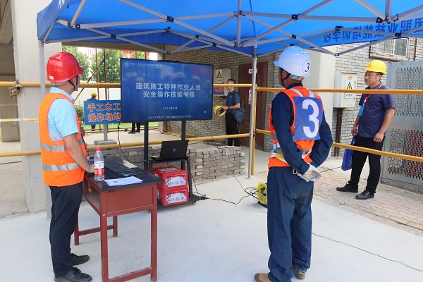 7、建筑起重机械安装拆卸工实操模拟演练现场2.jpg 7、建筑起重机械安装拆卸工实操模拟演练现场2.jpg